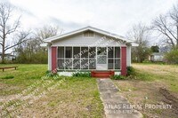 Building Photo - 1685 2nd Ave S