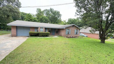 Building Photo - 103 Valley Creek Dr