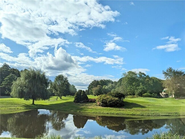 Building Photo - 44 Great Meadow Ln