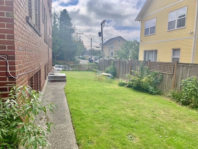 Yard Space - 2541 15th Ave S