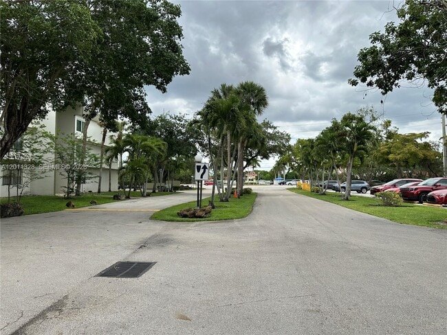 Building Photo - 4215 N University Dr