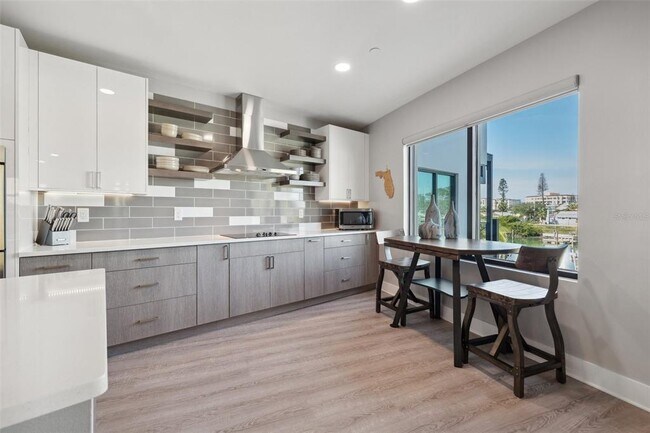 Building Photo - 12404 Capri Cir N