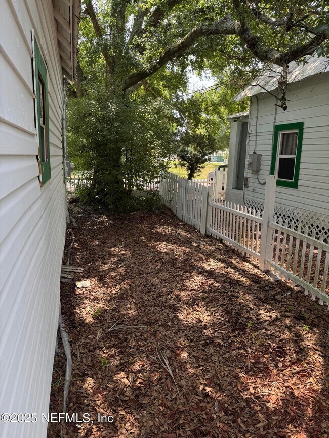 Building Photo - 950 Spearing St