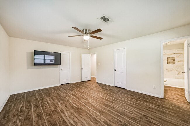 Building Photo - 3700 Stassen St