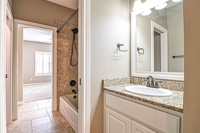 Building Photo - 4304 Saltillo Ct