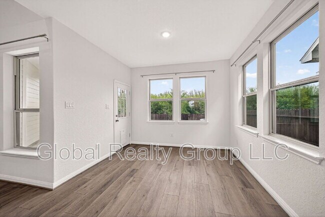 Building Photo - 10064 Mulhouse Dr