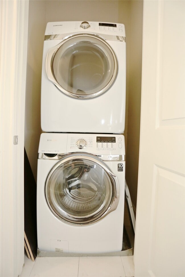 Building Photo - 3226 McKinney St