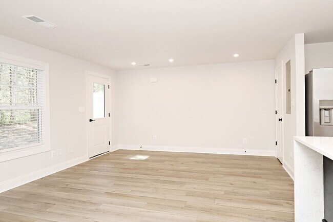 Building Photo - Pet-Friendly Glenbrook Apartment in Crozet