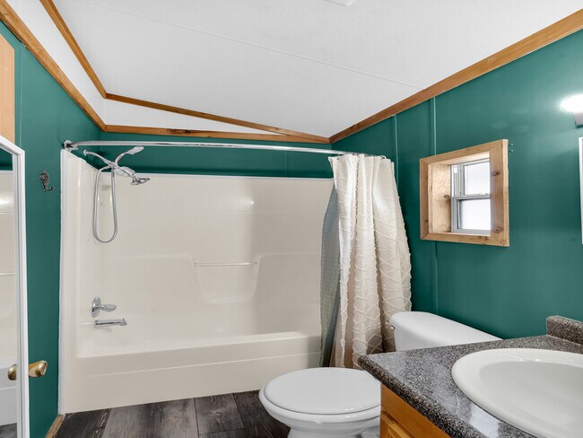 Building Photo - 1449 Suncrest St