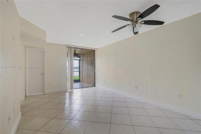 Building Photo - 15545 Miami Lakeway N