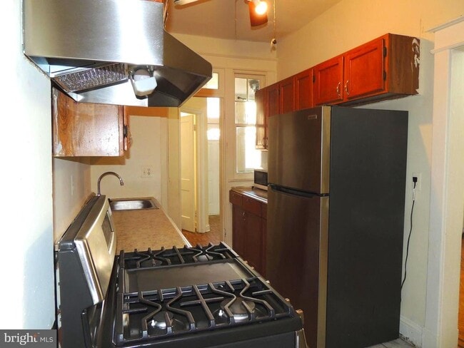 Building Photo - 1465 Girard St NW