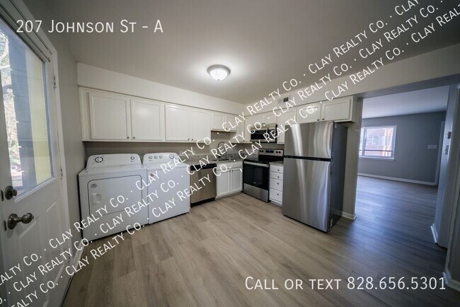Building Photo - 207 Johnson St