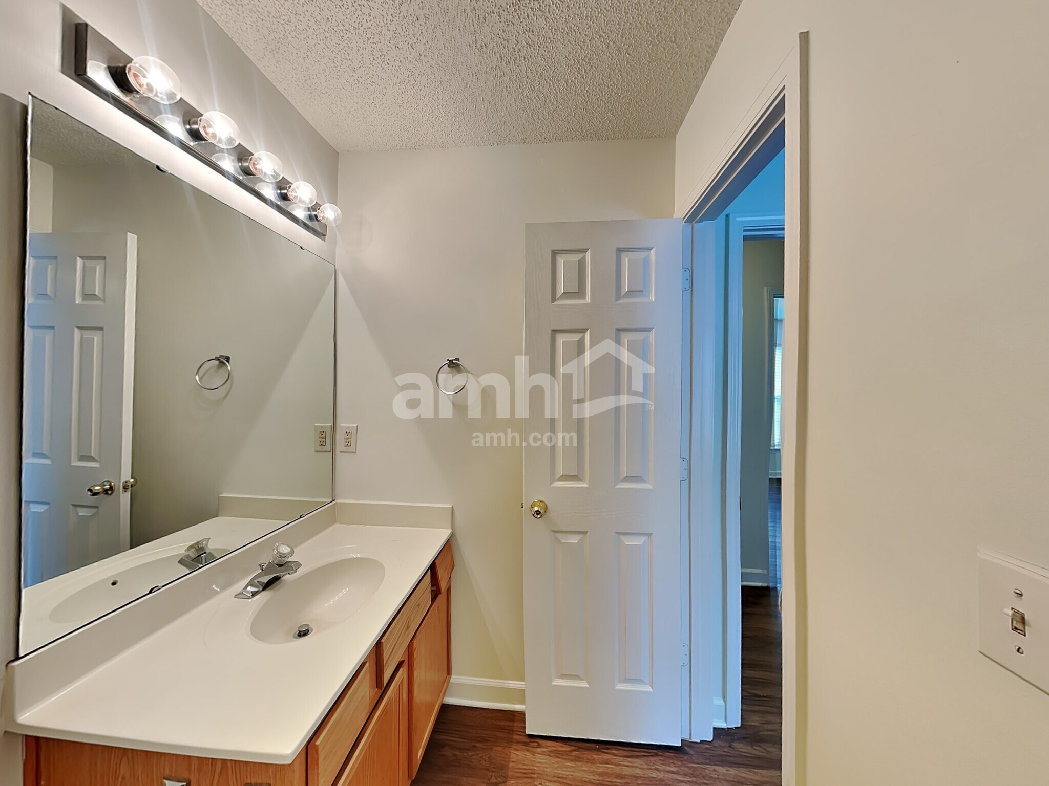 Building Photo - 4945 Hopewood Ln
