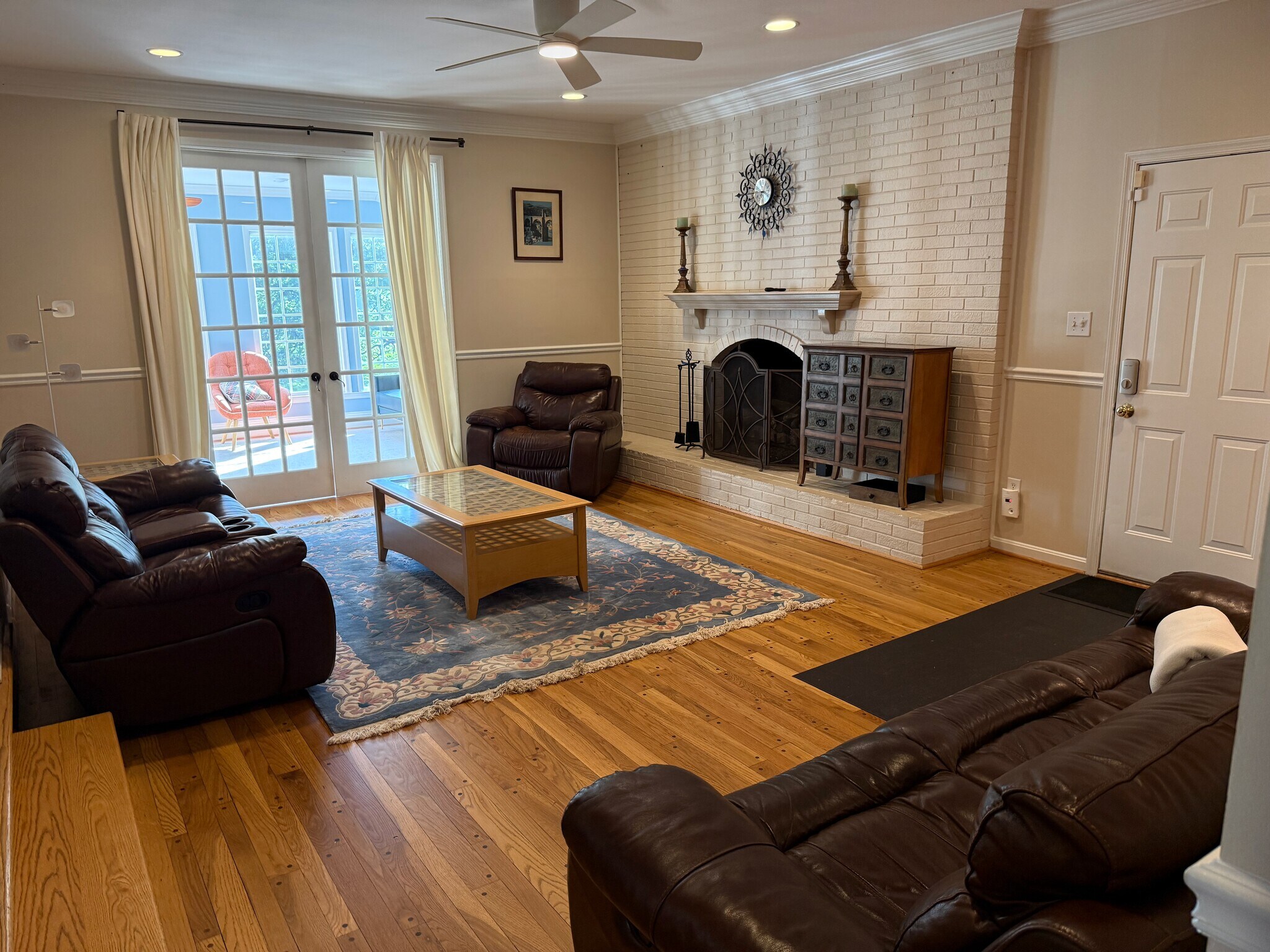 Building Photo - 10225 Tamarack Dr