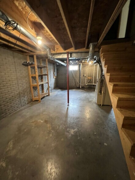 Building Photo - 702 N Steven Ave