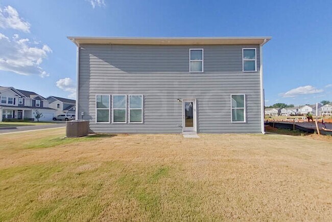 Building Photo - 100 English Oak Ln