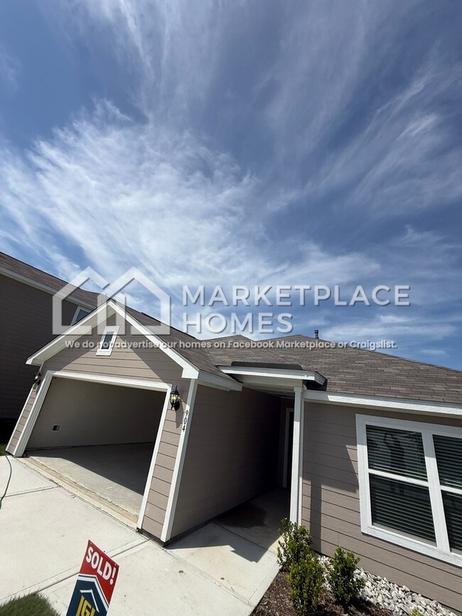 Building Photo - 904 Crimson Wolf Rd