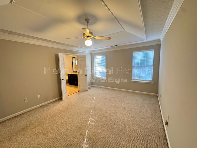 Building Photo - 11080 Crabapple Lake Dr