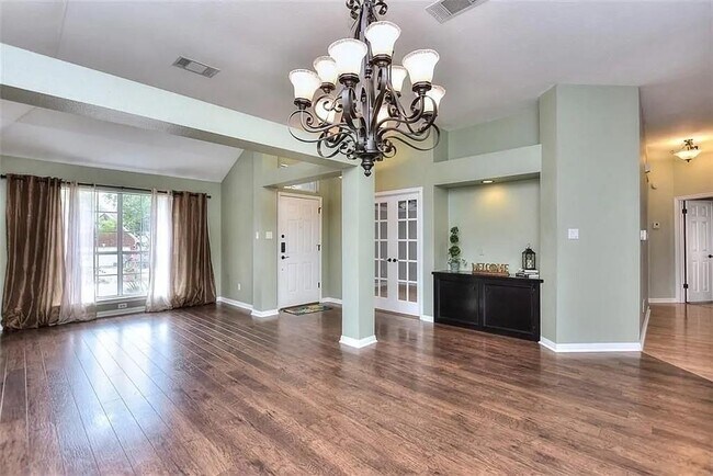 Building Photo - 201 Rio Vista Dr