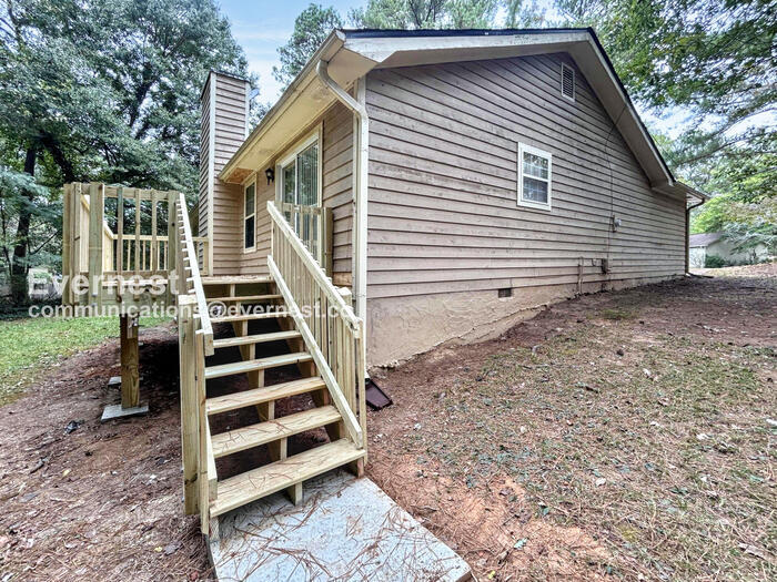 Building Photo - 3480 Stone Ridge Dr