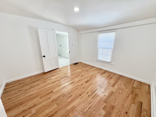 Building Photo - 14 Hackmatack St