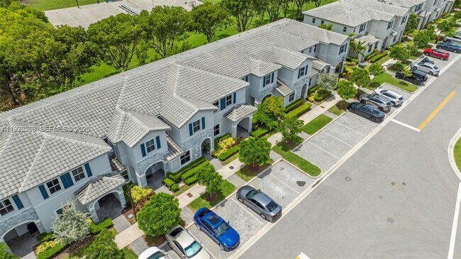 Building Photo - 2668 SE 19th St