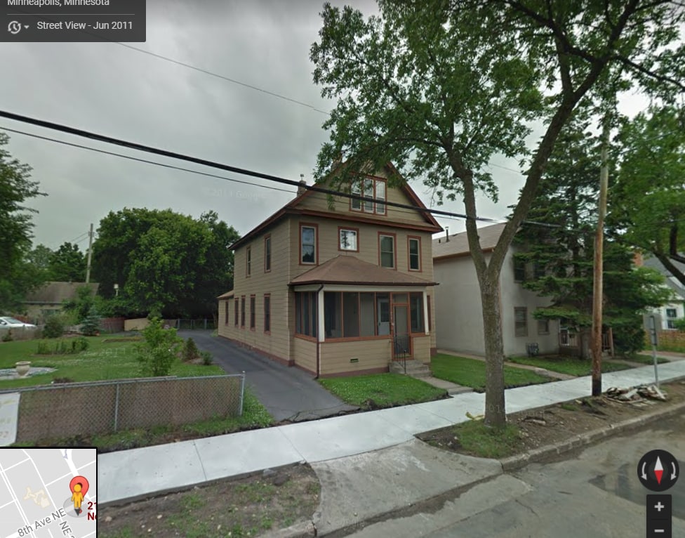 Building Photo - 214 8th Ave NE