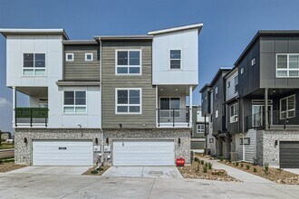 Building Photo - 10663 Columbite Hts