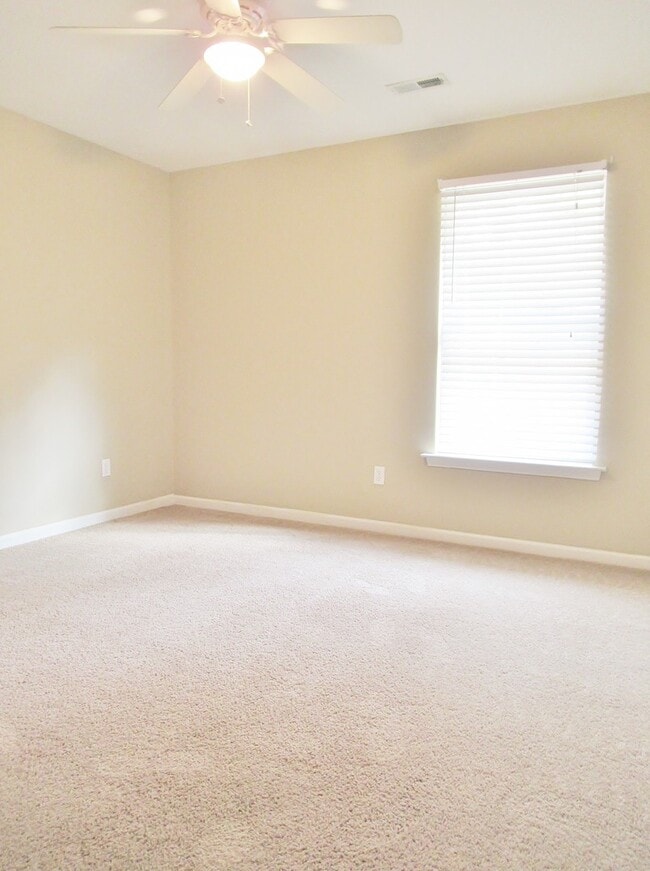 Building Photo - Home in McCalla!!  Available to View with ...