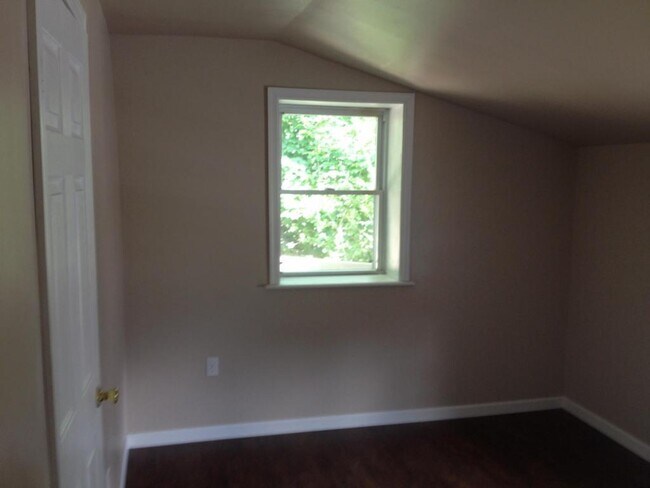 Building Photo - 800 Mohrsville Rd