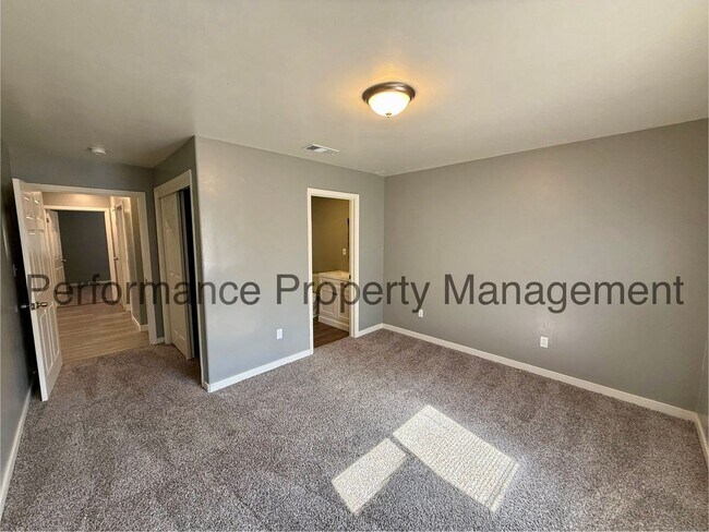 Building Photo - 326 Beardsley Ave