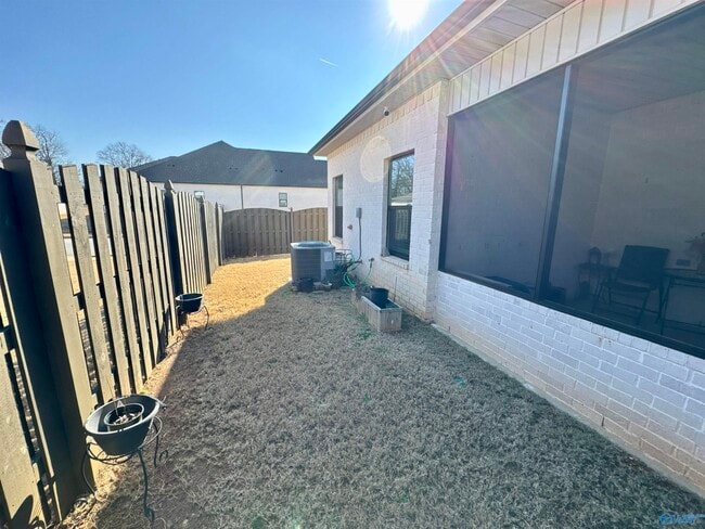 Building Photo - 414 Raleigh Elm Dr