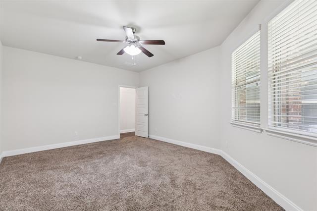 Building Photo - 913 Parkside Dr
