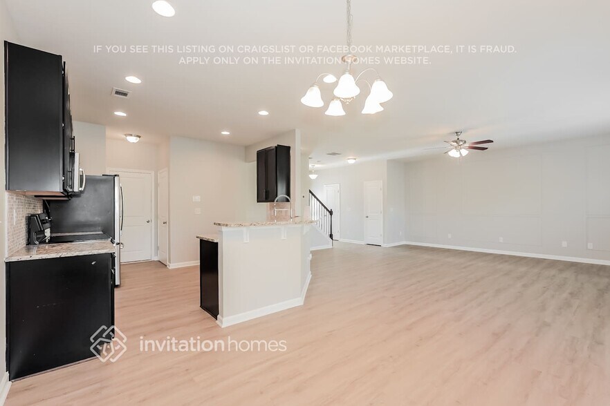 Building Photo - 2049 Charcoal Ives Rd