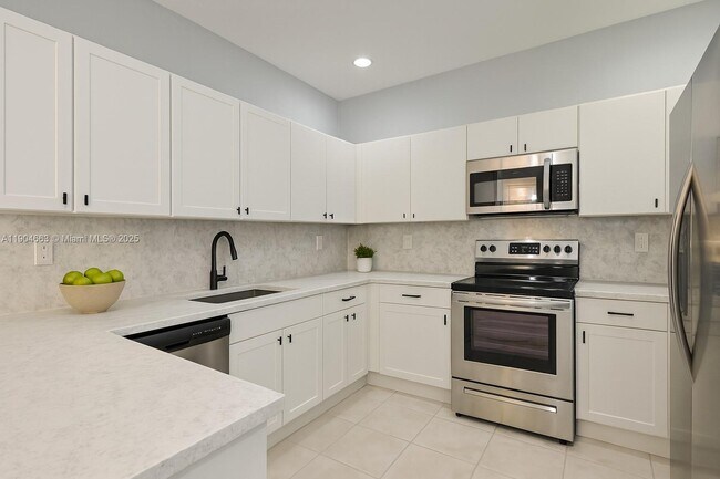 Building Photo - 4465 SW 160th Ave