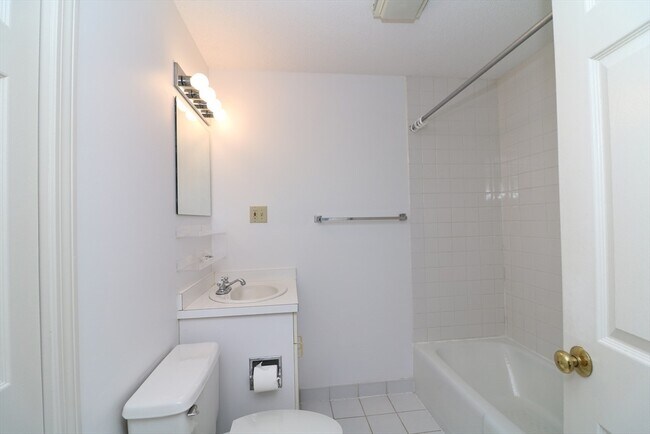Building Photo - 26 Webb Pl
