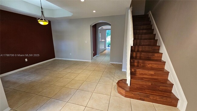 Building Photo - 2255 Anchor Ct