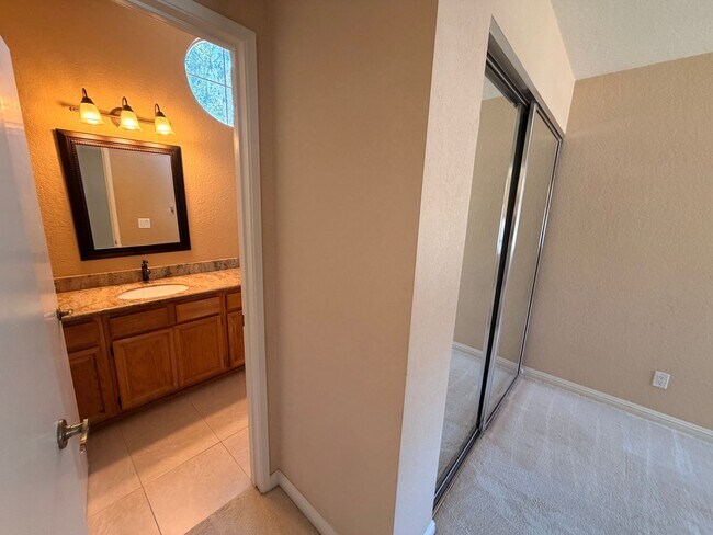 Building Photo - Beautiful Spacious Two Story Home in Pleasanton!