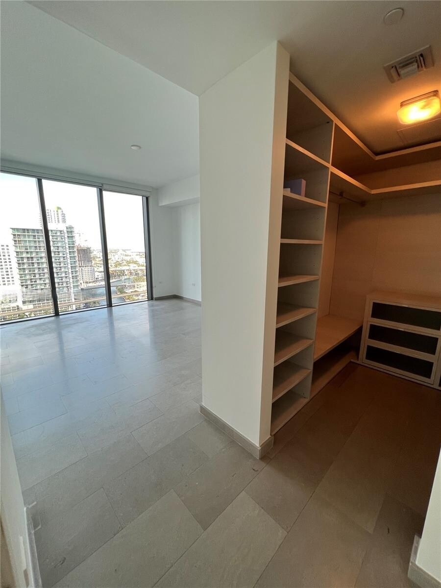 Building Photo - 68 SE 6th St