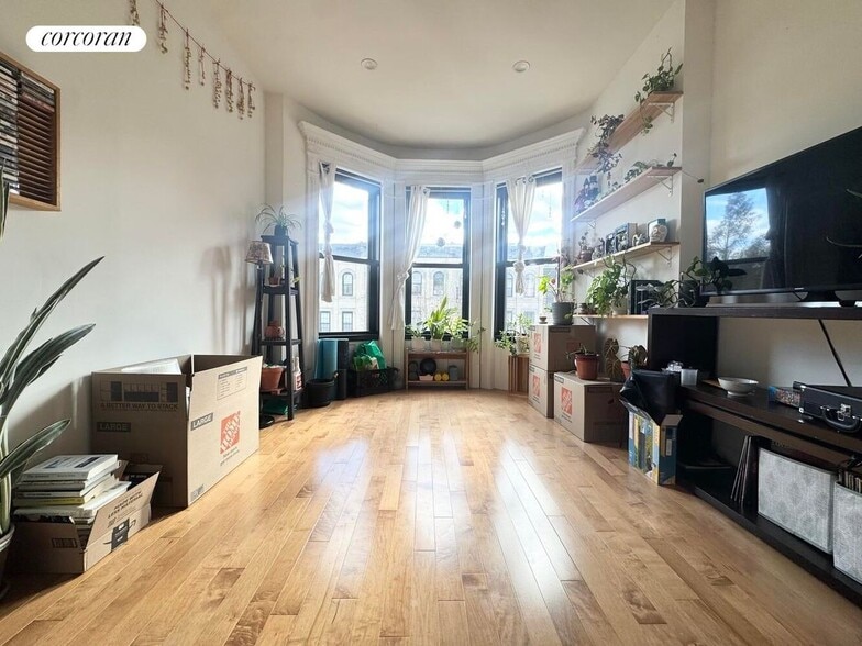 Primary Photo - 703 MacDonough St