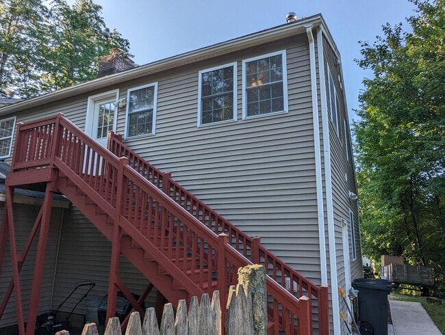 Building Photo - 1 Bedroom, 1 bath Unit Available in Bedford, NH!