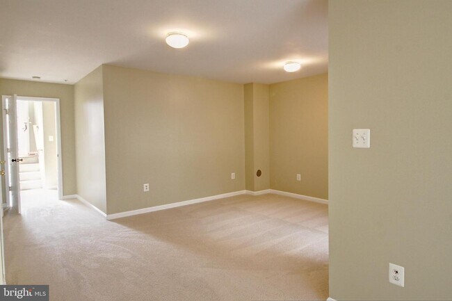 Building Photo - 160 Harpers Way