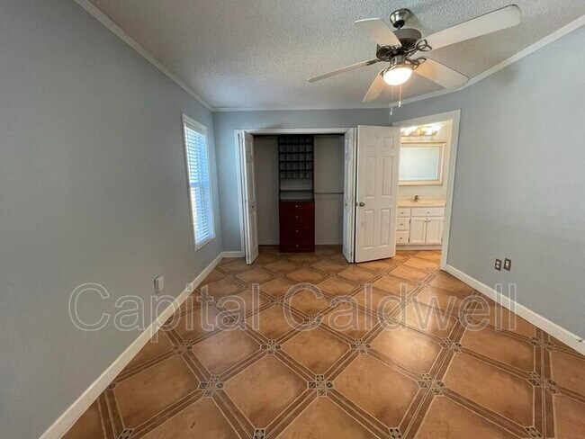 Building Photo - 12813 Starling Dr