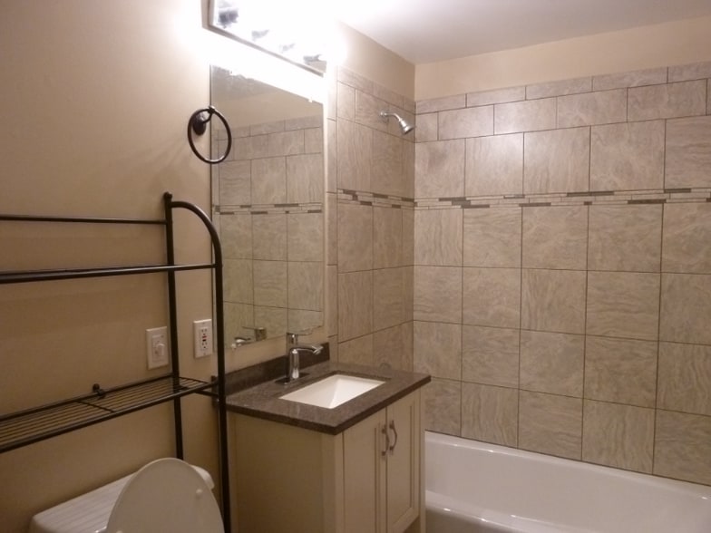 Building Photo - 1211 W Dalke Ave