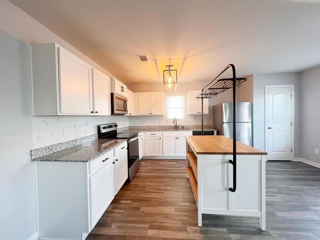 Building Photo - 103 Brinkleys Ln