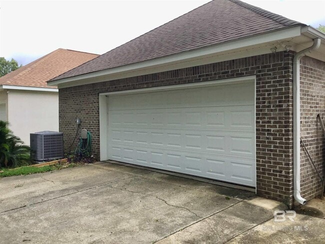 Building Photo - 112 Kensington Ct