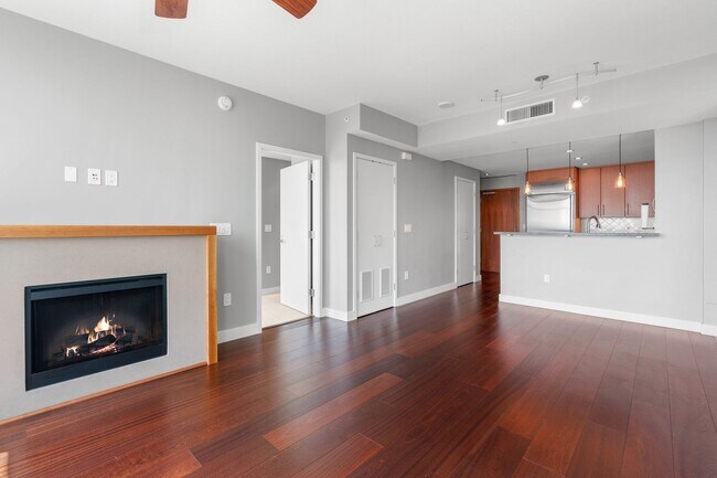 Building Photo - 325 Seventh Ave