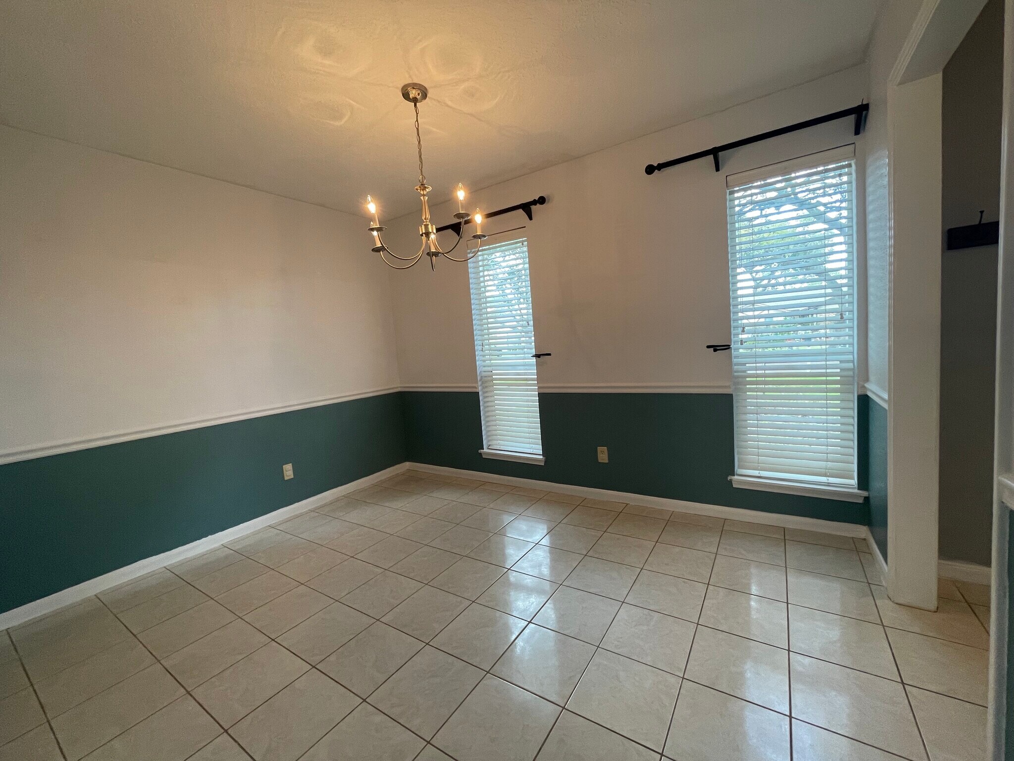 Building Photo - 15714 Mill Point Dr