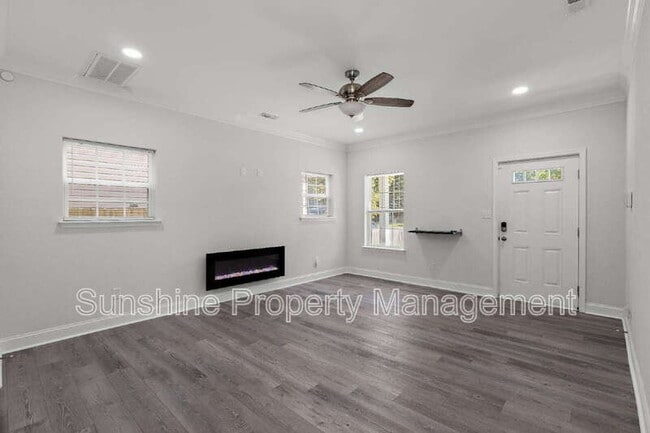 Building Photo - 805 Ridgeway Ave