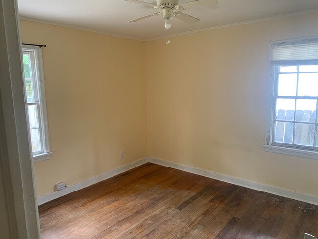 Building Photo - 2655 Emogene St